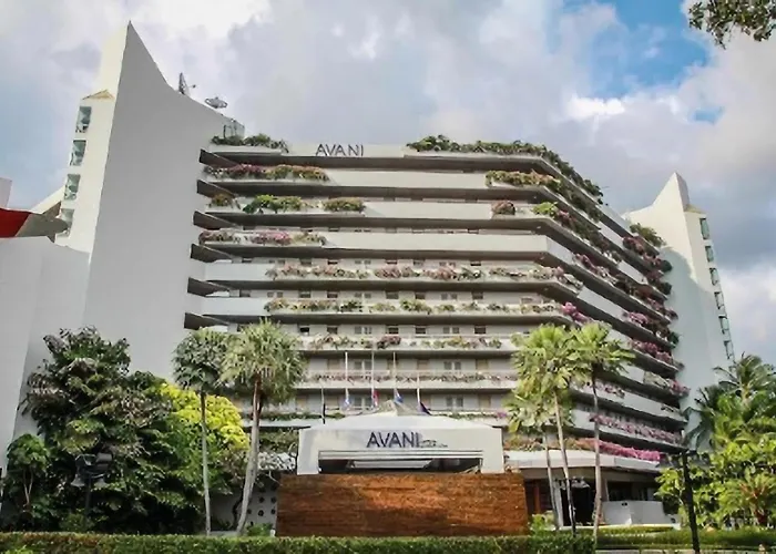 The Edge Central Pattaya Seaview With Infinity Pool & Free Netflix