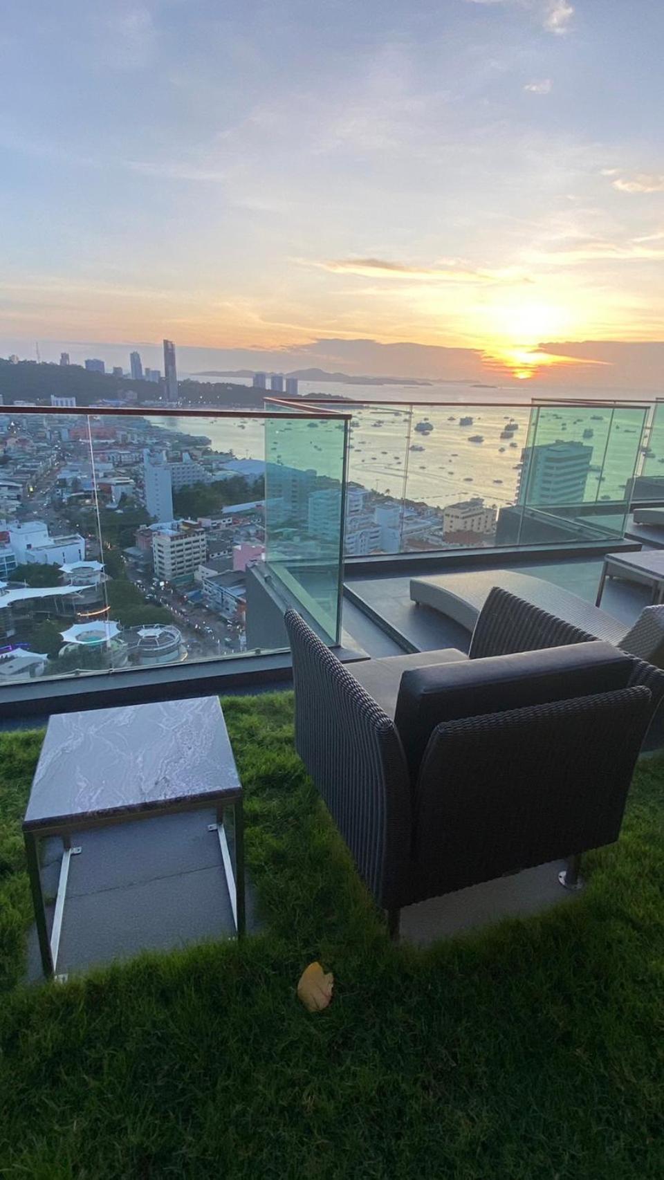 Апартаменты The Edge Seaview With Infinity Pool & Free Netflix Паттайя